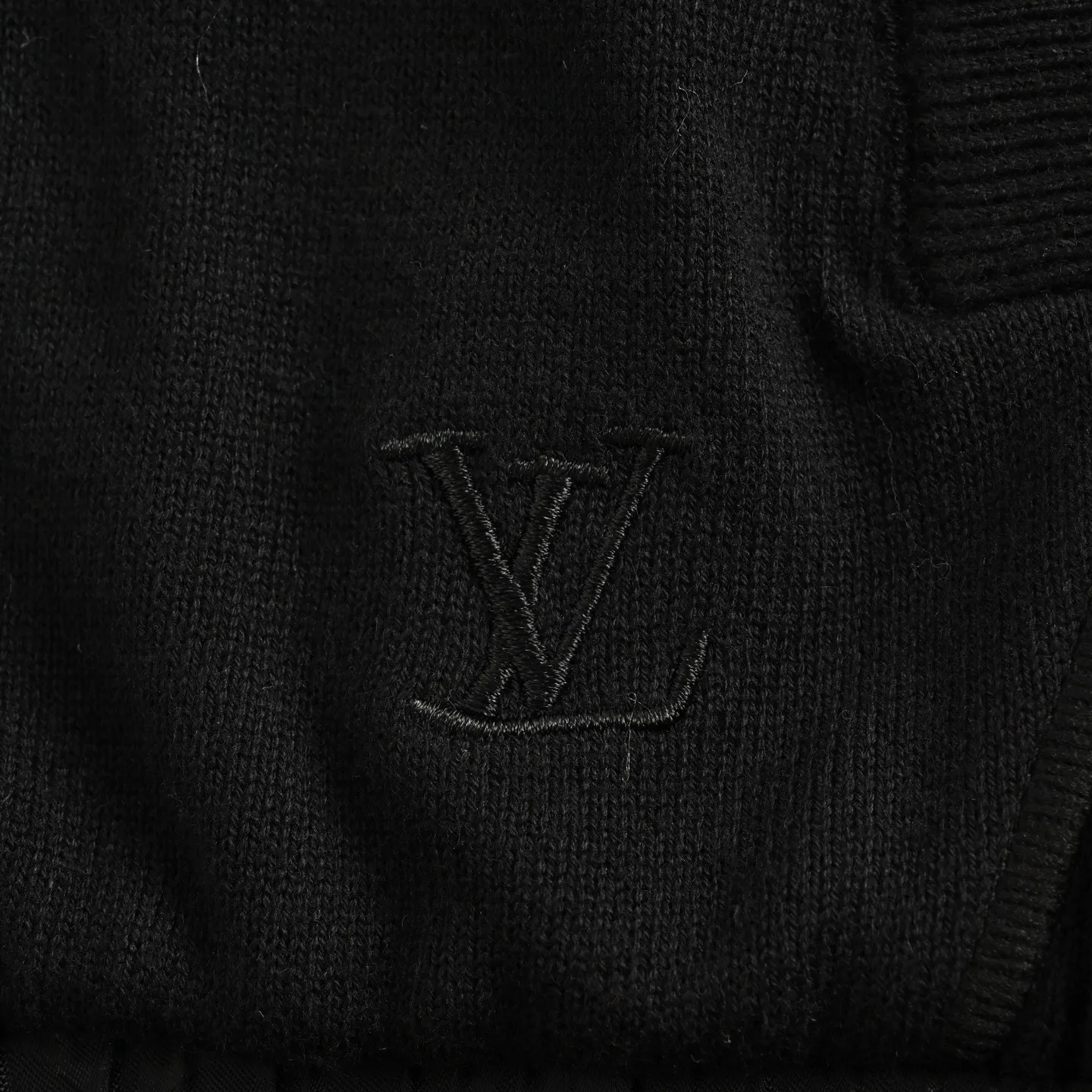 Louis Vuitton/Louis Vuitton 25Fw dark pattern old flower stitching double-sided sweater jacket